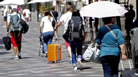 España recibió 6 3 millones de turistas extranjeros en marzo un 21