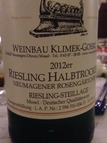 Weinbau Mosel Riesling Halbtrocken Neumagener Rosengartchen Riesling