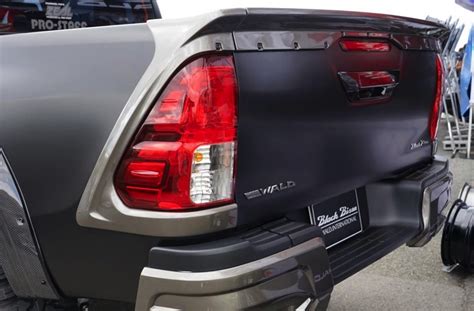 Wald Toyota Hilux Sport Line Black Bison Edition