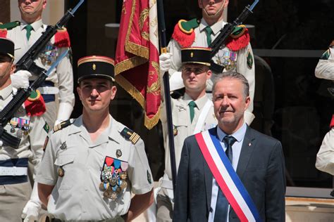 LAUDUN L ARDOISE Le 1er REG Change De Chef De Corps Et Rend Hommage