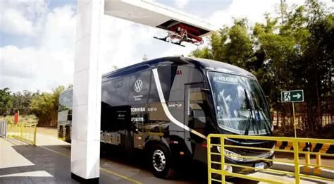 Volkswagen responde a BYD y estrena un bus eléctrico que se carga en 10