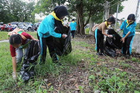 Infopublik Aksi Pungut Sampah Plastik