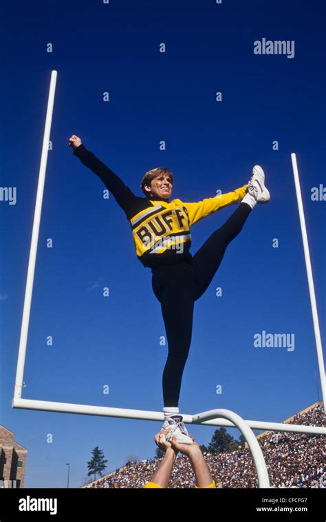 Pom Pom Girls Football Universitaire Banque De Photographies Et D