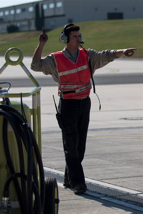 Comin In Hot F Fighting Falcons Receive Hot Pit Refueling U S