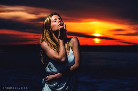 Wallpaper Sunlight Model Blonde Sunset Sea Long Hair Water Sky