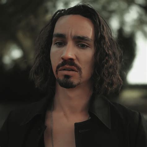 Klaus Hargreeves Icon Favorite Tv Characters Robert Sheehan Klaus