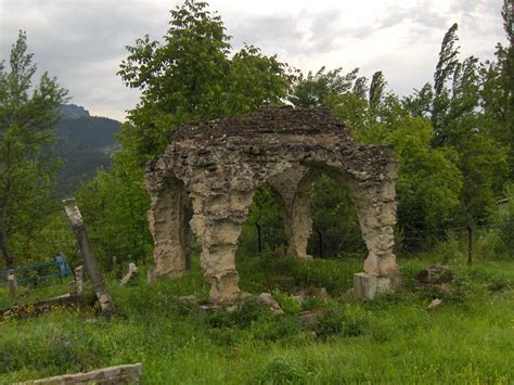 Zindan ve Mezarlık Tarihi Yerler Tarihi Turistik Yer Şavşat