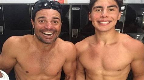 Redes Sociales Una Imagen Del Hijo De Chayanne Mostrando Sus Atributos