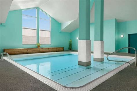 Travelodge Oshawa Whitby Pool Pictures & Reviews - Tripadvisor