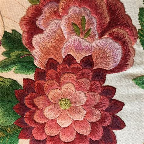 Pin By Lucy Montenegro On Rosas Floral Embroidery Patterns