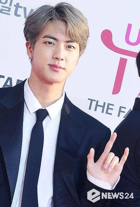 190424 THE FACT MUSIC AWARDS Red Carpet Worldwide Handsome Bts Jin