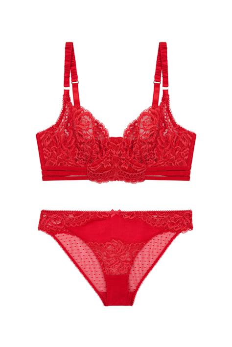 Intimo Rosso La Lingerie Ideale Per Capodanno Fem