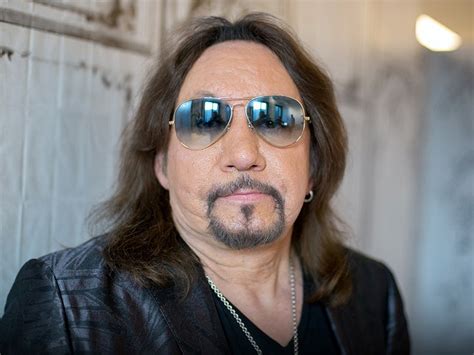 KISS Guitarist Ace Frehley On Life Support With Brain Bleed
