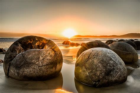 Moeraki Boulders Sunrise by Boindys on DeviantArt