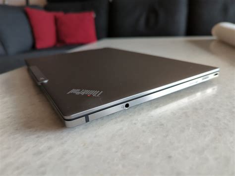 ThinkPad Z13 AMD Review (Low Power WUXGA IPS) - Reviews und Kaufberatung