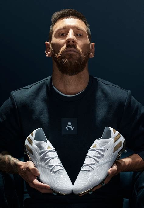 庆祝梅西出道 15 周年adidas 独家推出MESSI 15 YEARSNEMEZIZ Pack 限量战靴 Iconicmen