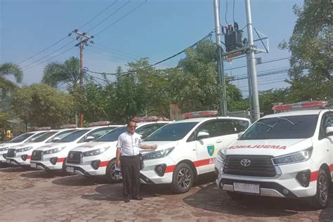 Pemkab Pesisir Selatan Terima Bantuan 10 Unit Ambulance Dari Kemenkes