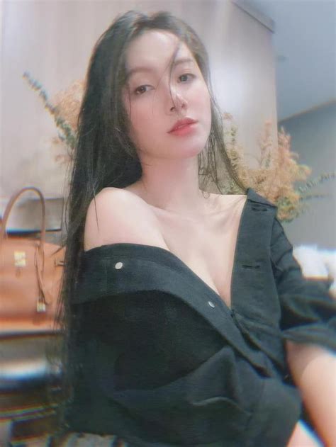 MC Minh Hà hiếm hoi diện bikini khoe vóc dáng gợi cảm Báo Dân trí