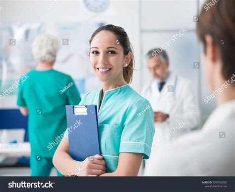 102,814 Hospital nurse team Images, Stock Photos & Vectors | Shutterstock