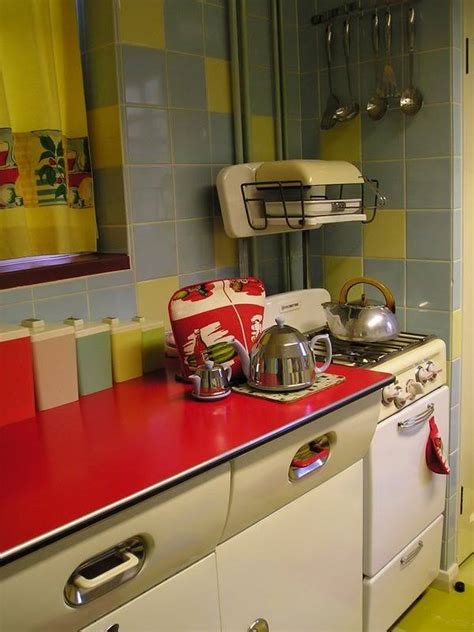 Smart And Retro Style Kitchen Ideas For That Different Look