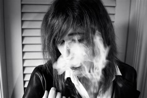 fumando  adobe stock