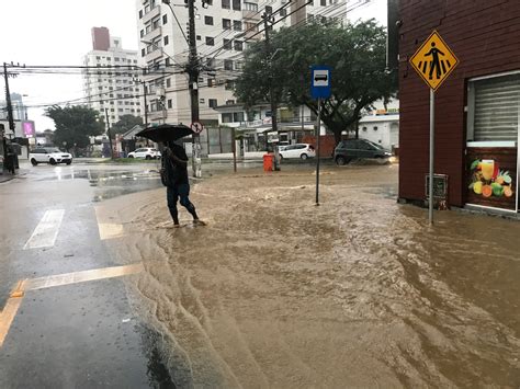 Frente Fria Em SC Traz Alerta Para Temporais Ventos Fortes E Risco