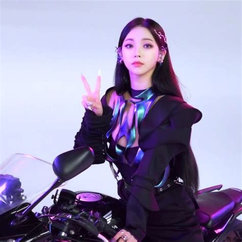 Karina Aespa Lq Icon Next Level Jacket Behind