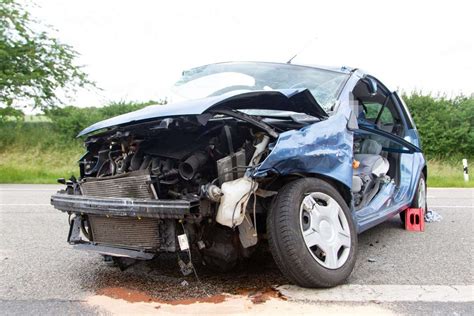 Unfall Auf B Bei Walldorf Vorfahrt Missachtet J Hriger Schwer