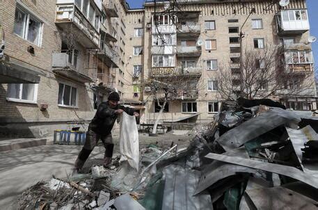 Allarme Nella Notte A Kiev Abbattuti 8 Droni Russi Il Globo