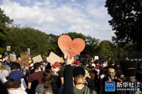 美國多地繼續抗議 弗洛伊德案主犯被控二級謀殺罪 每日頭條