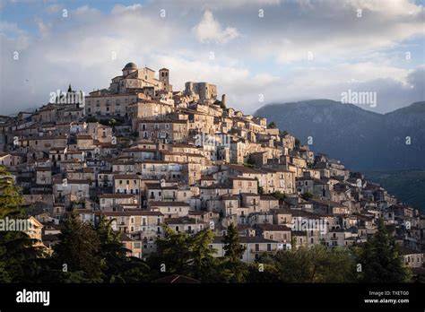 Die Antike Stadt Morano Calabro Bei Sonnenaufgang Kalabrien Italien