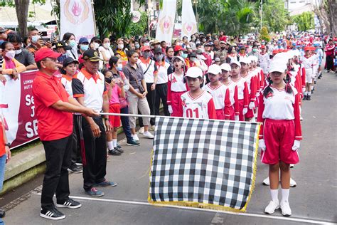 Lomba Agustus Gerak Jalan