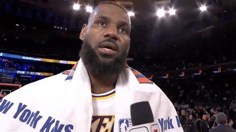 Lebron James Wore Knicks Towel After Lakers Win Feeding Trade Rumors