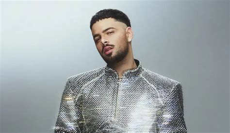 Karol G começa sua nova era o single Latina Foreva