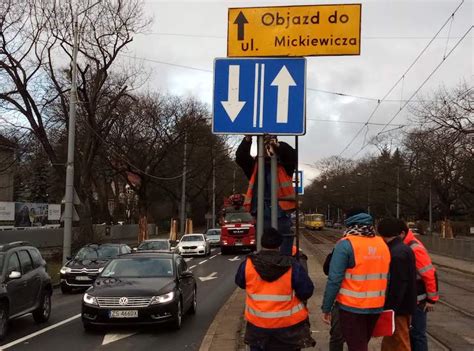 Kurier Pl Al Wojska Polskiego Cz Ciowo Zamkni Ta