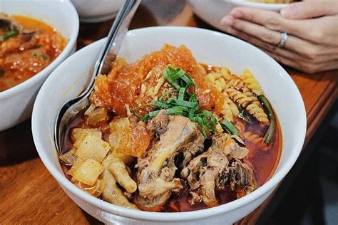 15 Tempat Makan Seblak Di Bandung Isinya Melimpah Dan Pedasnya Nikmat