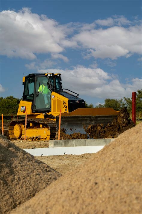 New Cat® D4 Dozer offers better visibility, more productivity-boosting ...