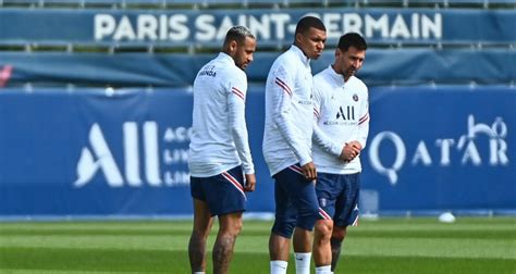 PSG le groupe parisien pour affronter Nantes la MNM bien présente