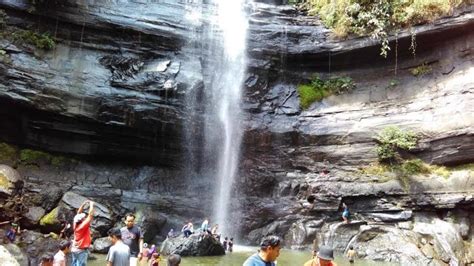 Wisata Air Terjun Karawa Pinrang Dipadati Pengunjung Tribun Timur