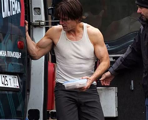 Tom Cruise Flexes His Muscles On Set Of Mission Impossible 4 Mirror