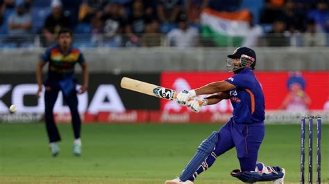 India Vs Zimbabwe Rishabh Pant Added For T20 World Cups Last Super 12