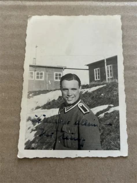 Photo Allemande Soldat Heer Souriant Ww Militaria Original Eur