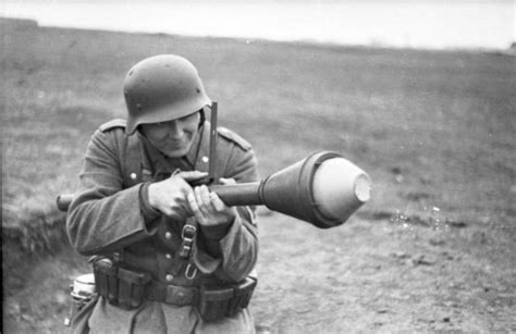 This Is How Hitlers Panzerfaust Became A World War Ii Tank Killer