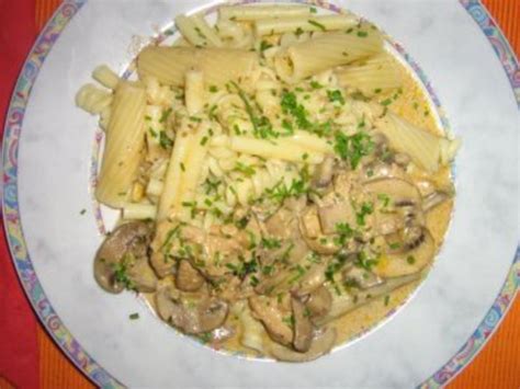 Champignon Geschnetzeltes Mit Nudeln Rezept Kochbar De