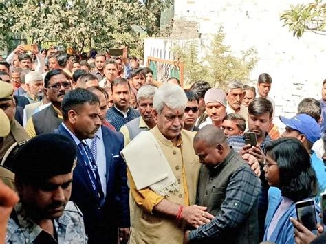 Manoj Sinha Consoled The Relatives Of The Deceased मनोज सिन्हा ने