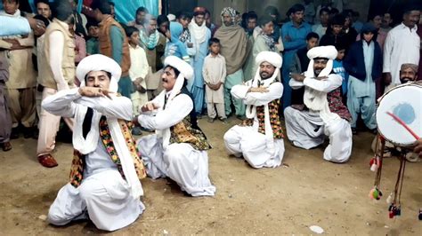 Dhol Driver Khuli Banh Rakhda With Saraiki Jhumar Village Culture