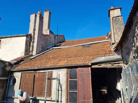 Réfection complète de toit et pose de fenêtre de toit VELUX Langres