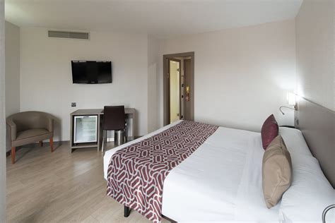 Hotel Catalonia Park Guell Rooms Pictures And Reviews Tripadvisor