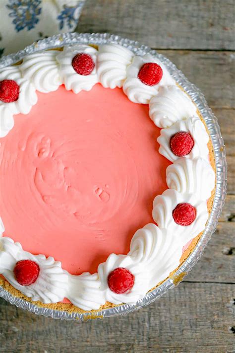 3 Ingredient Jello Cool Whip Pie No Bake And Easy The Baking Chocolatess