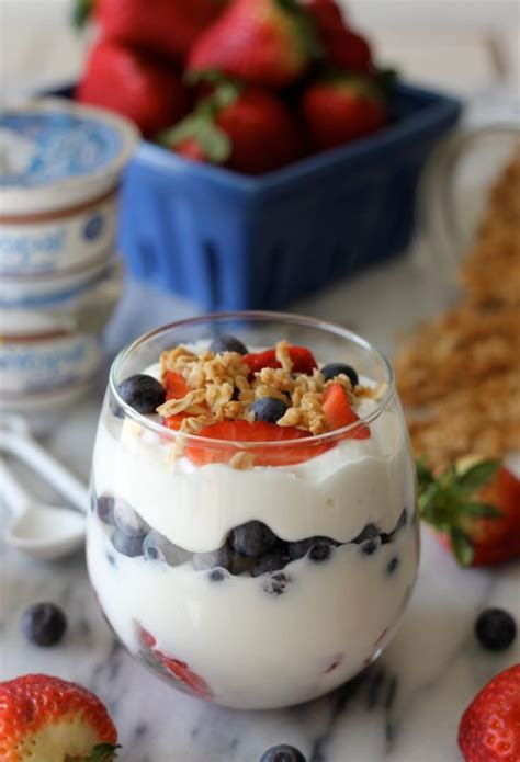 Greek Yogurt Berry Parfaits Damn Delicious